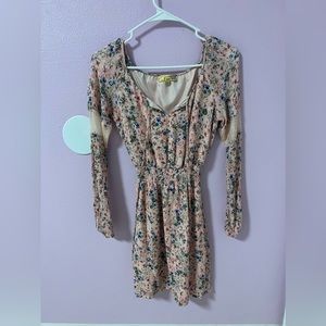 Floral, flow-y, kids dress, great condition! Long sleeve, short dress